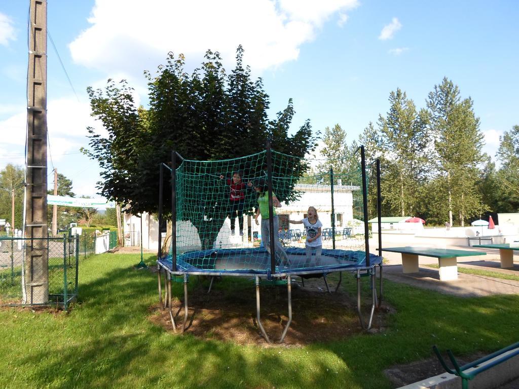 Camping Les Pinasses La Chapelle  Екстер'єр фото