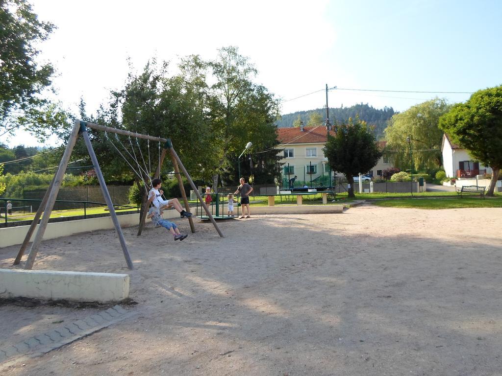 Camping Les Pinasses La Chapelle  Екстер'єр фото