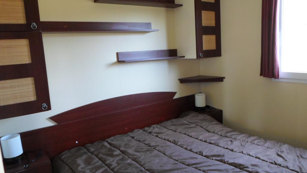 Camping Les Pinasses La Chapelle  Екстер'єр фото